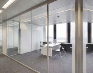办公室装饰玻璃隔断墙基的特点