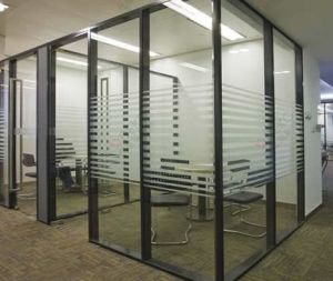 国内外企业偏爱会议室成品玻璃隔断